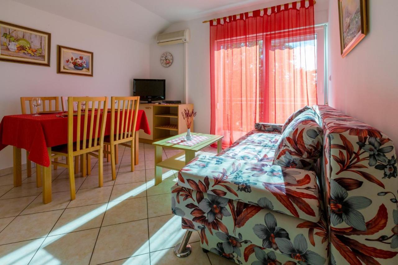 Apartments Domino R Dramalj Ngoại thất bức ảnh